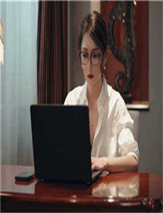 《自拍黄色片-我的美女姐姐在线观看》