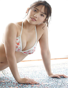 《欧美150p-老头猛挺进她的体内电影》