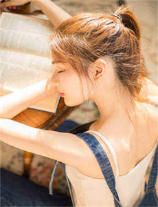 《成人性化生活视频-美女脱内衣露出了奶头无马赛克图片》